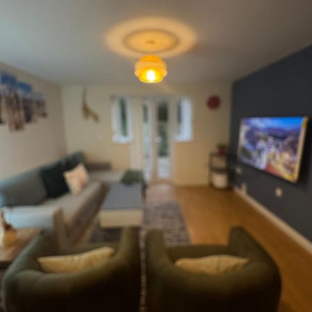 The Vogue Stay, 3 Bedrooms, 2 Bathrooms, Ideal For Jr & Oxford Hospitals, Free Carpark, Conveniently Located For Ring Road Access, 2 Miles From Oxford City Centre Easy Car & Bus Route Extérieur photo