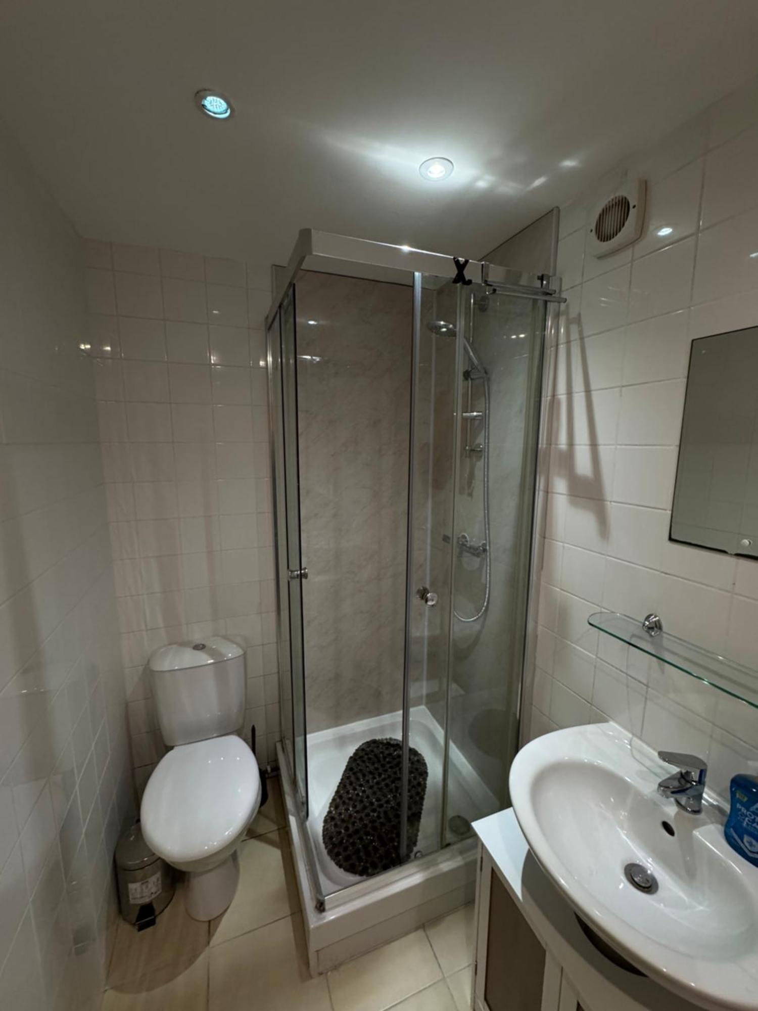 The Vogue Stay, 3 Bedrooms, 2 Bathrooms, Ideal For Jr & Oxford Hospitals, Free Carpark, Conveniently Located For Ring Road Access, 2 Miles From Oxford City Centre Easy Car & Bus Route Extérieur photo