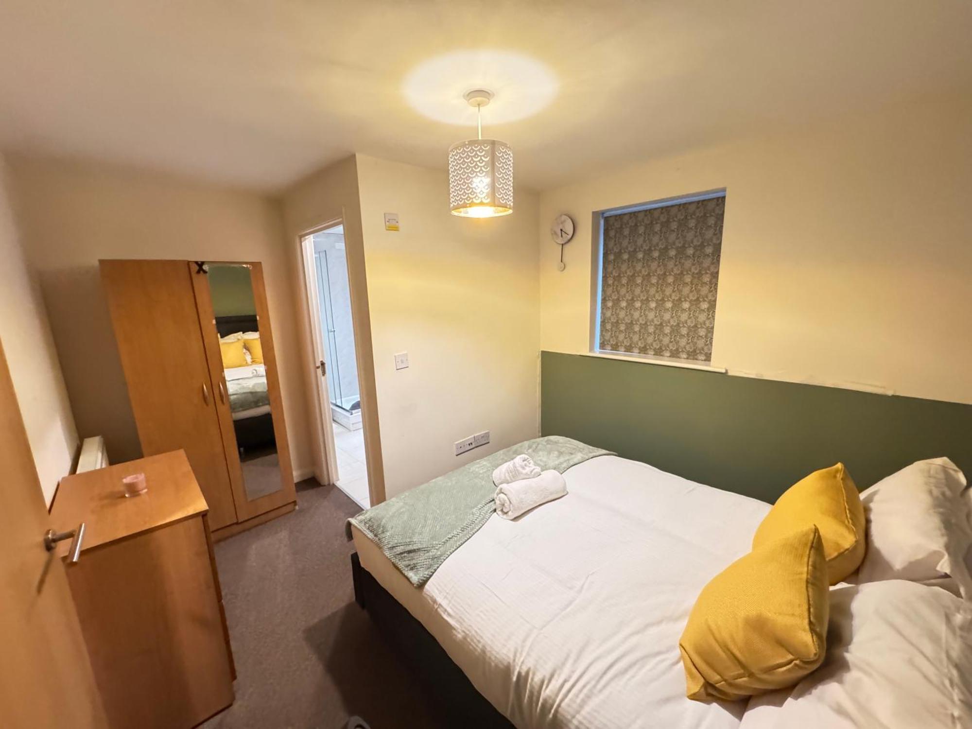 The Vogue Stay, 3 Bedrooms, 2 Bathrooms, Ideal For Jr & Oxford Hospitals, Free Carpark, Conveniently Located For Ring Road Access, 2 Miles From Oxford City Centre Easy Car & Bus Route Extérieur photo