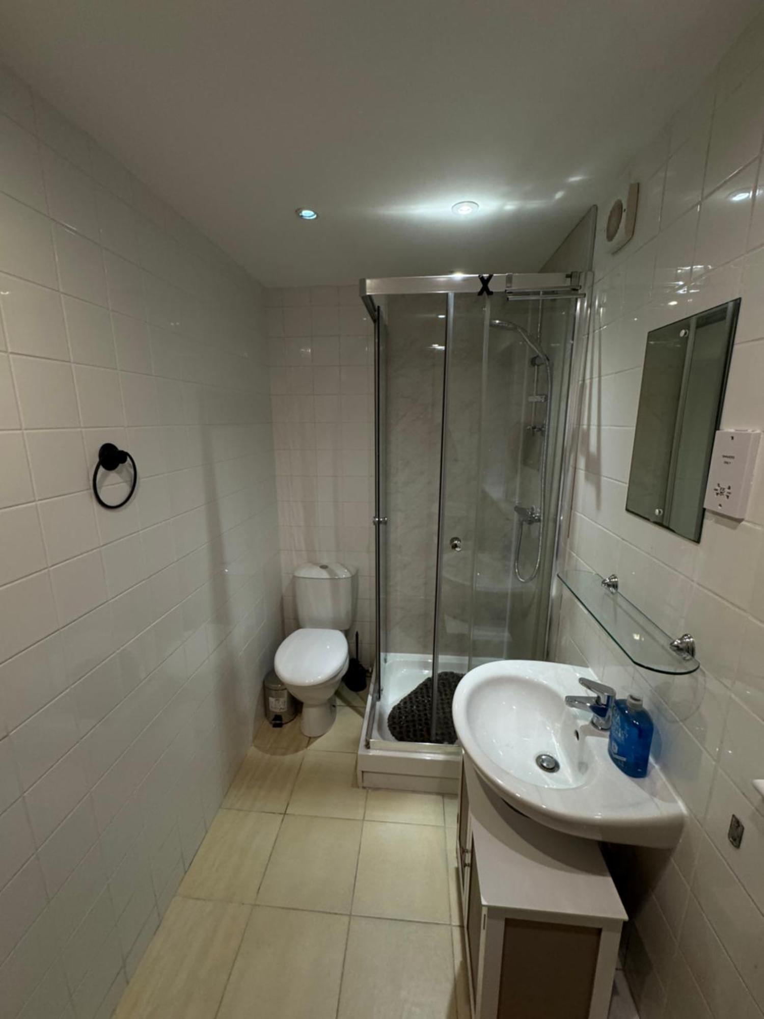 The Vogue Stay, 3 Bedrooms, 2 Bathrooms, Ideal For Jr & Oxford Hospitals, Free Carpark, Conveniently Located For Ring Road Access, 2 Miles From Oxford City Centre Easy Car & Bus Route Extérieur photo