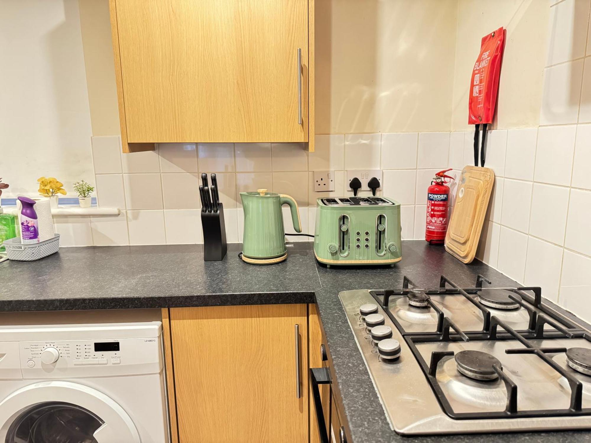 The Vogue Stay, 3 Bedrooms, 2 Bathrooms, Ideal For Jr & Oxford Hospitals, Free Carpark, Conveniently Located For Ring Road Access, 2 Miles From Oxford City Centre Easy Car & Bus Route Extérieur photo