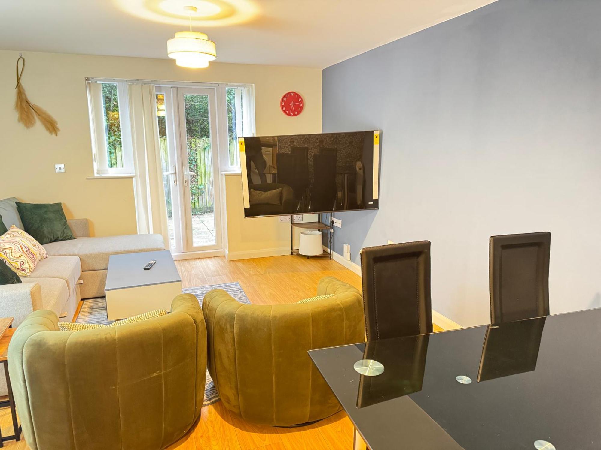 The Vogue Stay, 3 Bedrooms, 2 Bathrooms, Ideal For Jr & Oxford Hospitals, Free Carpark, Conveniently Located For Ring Road Access, 2 Miles From Oxford City Centre Easy Car & Bus Route Extérieur photo