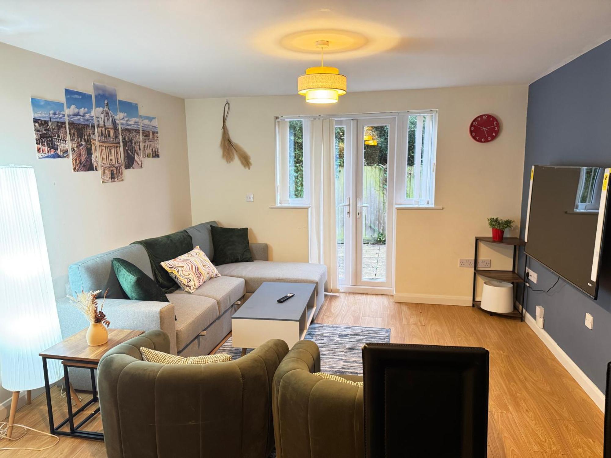 The Vogue Stay, 3 Bedrooms, 2 Bathrooms, Ideal For Jr & Oxford Hospitals, Free Carpark, Conveniently Located For Ring Road Access, 2 Miles From Oxford City Centre Easy Car & Bus Route Extérieur photo