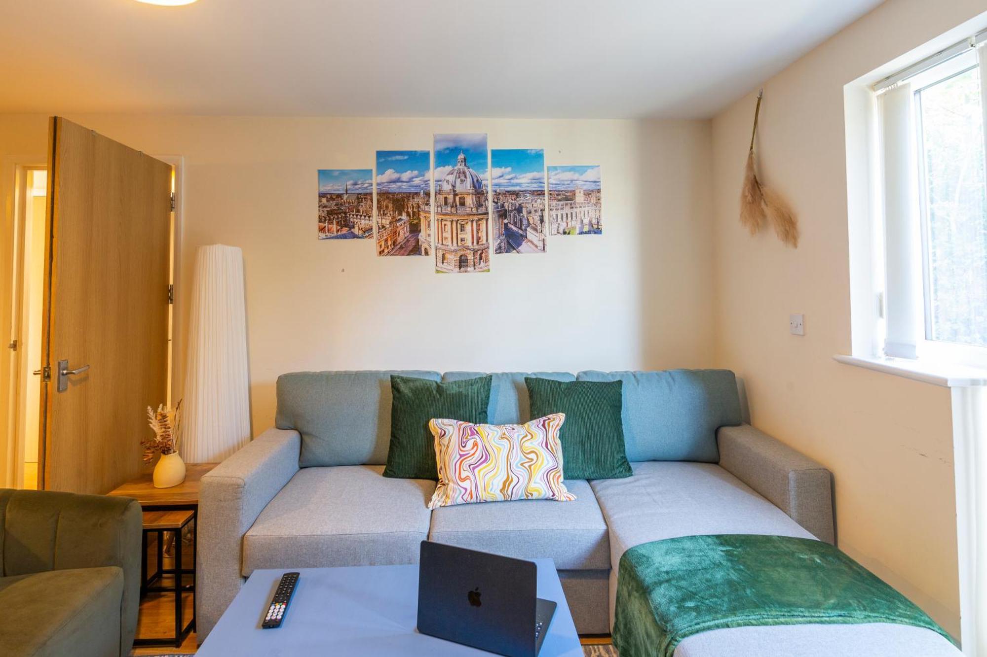 The Vogue Stay, 3 Bedrooms, 2 Bathrooms, Ideal For Jr & Oxford Hospitals, Free Carpark, Conveniently Located For Ring Road Access, 2 Miles From Oxford City Centre Easy Car & Bus Route Extérieur photo