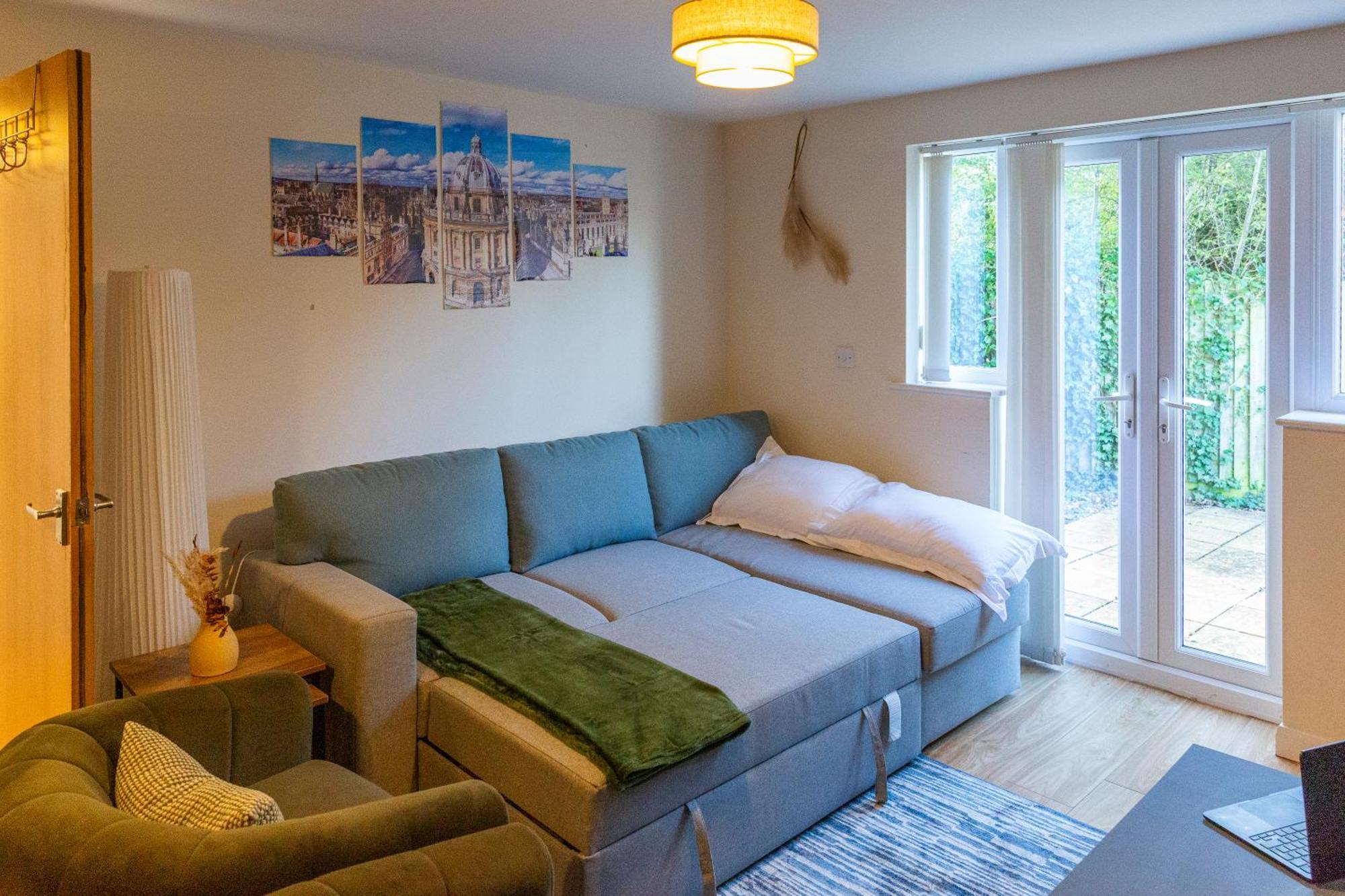 The Vogue Stay, 3 Bedrooms, 2 Bathrooms, Ideal For Jr & Oxford Hospitals, Free Carpark, Conveniently Located For Ring Road Access, 2 Miles From Oxford City Centre Easy Car & Bus Route Extérieur photo