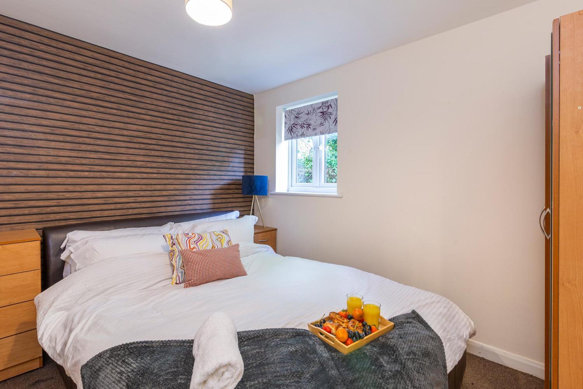 The Vogue Stay, 3 Bedrooms, 2 Bathrooms, Ideal For Jr & Oxford Hospitals, Free Carpark, Conveniently Located For Ring Road Access, 2 Miles From Oxford City Centre Easy Car & Bus Route Extérieur photo