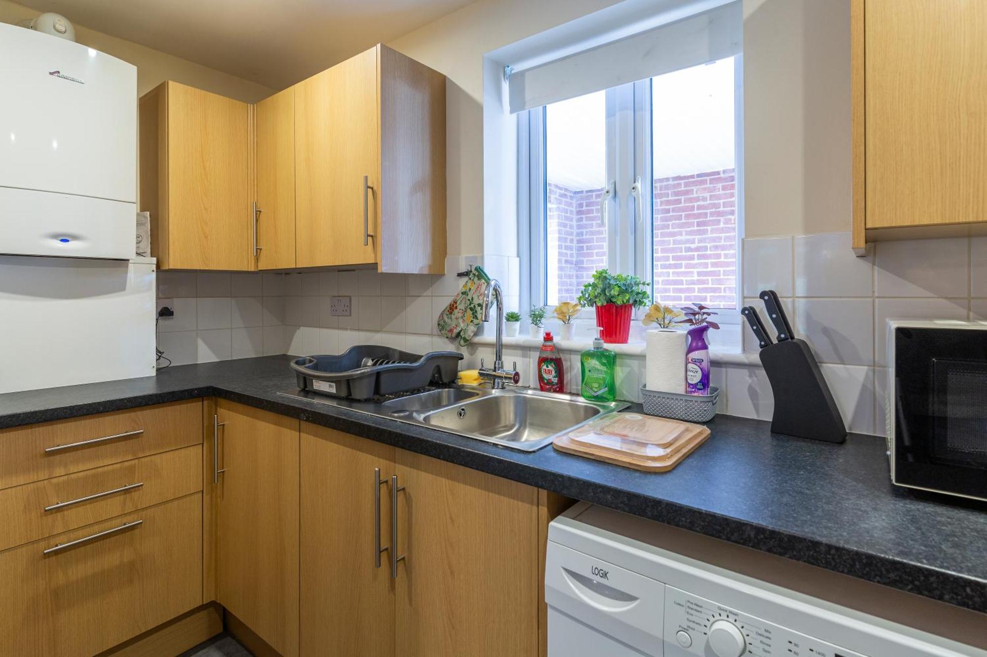 The Vogue Stay, 3 Bedrooms, 2 Bathrooms, Ideal For Jr & Oxford Hospitals, Free Carpark, Conveniently Located For Ring Road Access, 2 Miles From Oxford City Centre Easy Car & Bus Route Extérieur photo