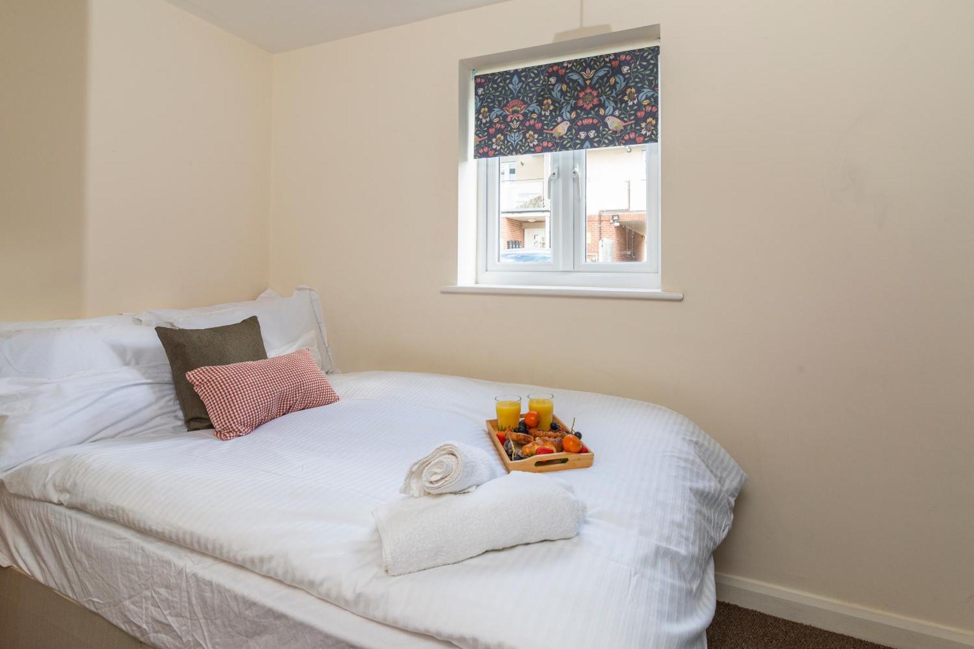 The Vogue Stay, 3 Bedrooms, 2 Bathrooms, Ideal For Jr & Oxford Hospitals, Free Carpark, Conveniently Located For Ring Road Access, 2 Miles From Oxford City Centre Easy Car & Bus Route Extérieur photo