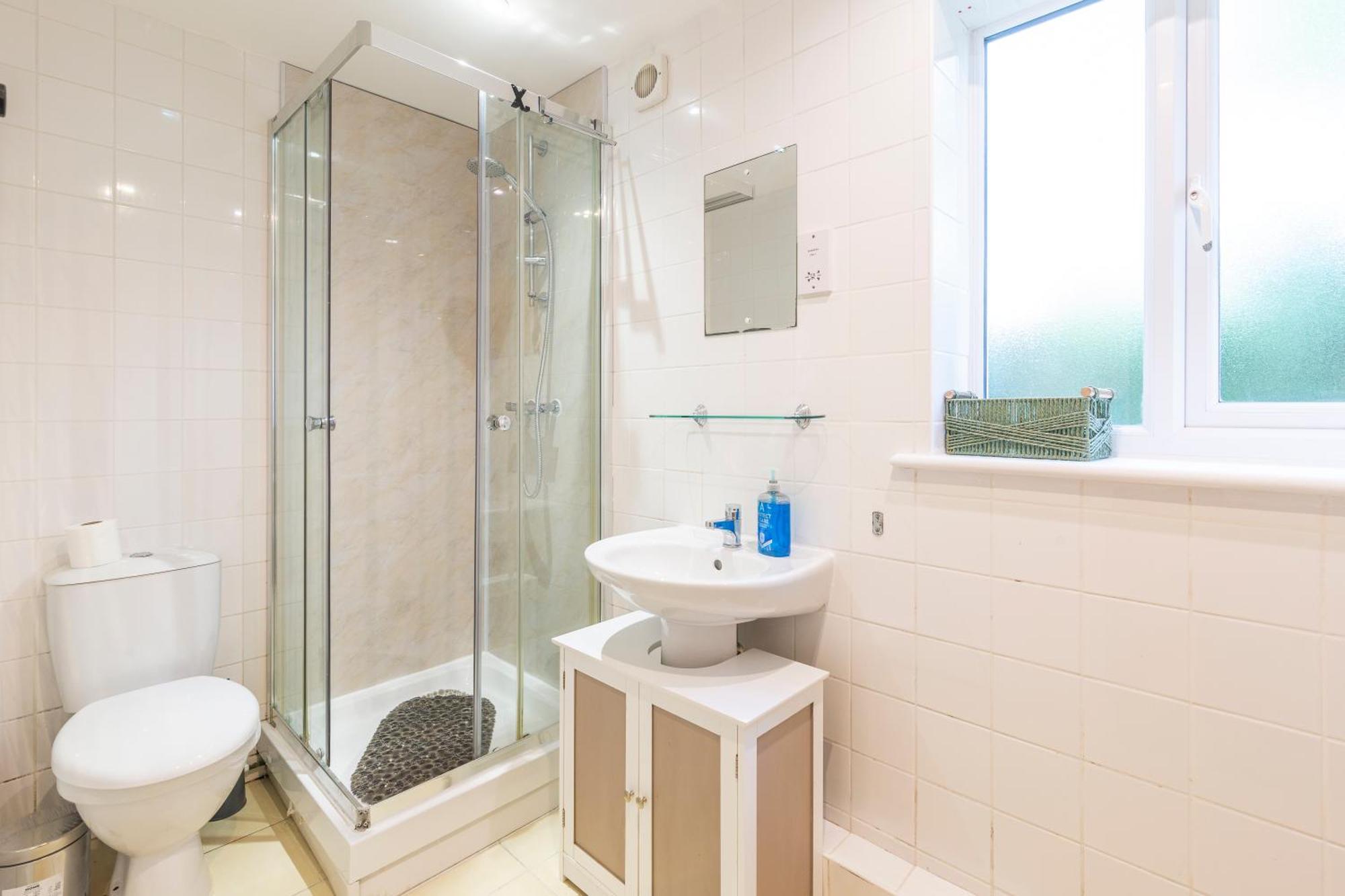 The Vogue Stay, 3 Bedrooms, 2 Bathrooms, Ideal For Jr & Oxford Hospitals, Free Carpark, Conveniently Located For Ring Road Access, 2 Miles From Oxford City Centre Easy Car & Bus Route Extérieur photo