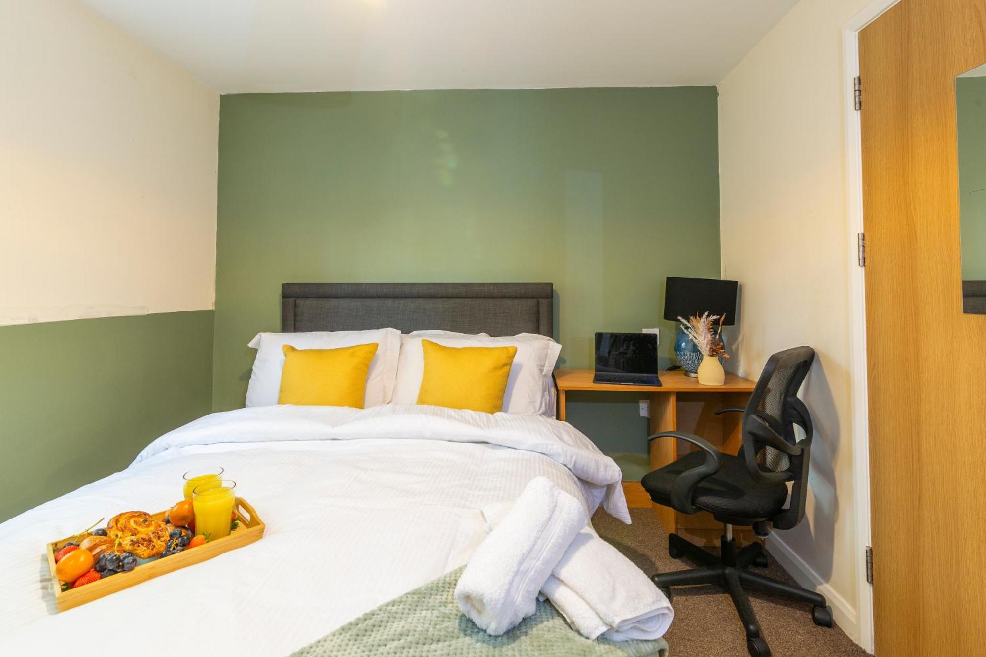 The Vogue Stay, 3 Bedrooms, 2 Bathrooms, Ideal For Jr & Oxford Hospitals, Free Carpark, Conveniently Located For Ring Road Access, 2 Miles From Oxford City Centre Easy Car & Bus Route Extérieur photo
