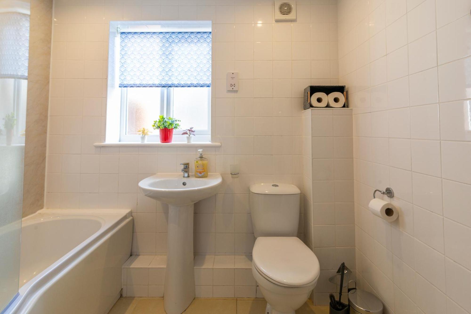 The Vogue Stay, 3 Bedrooms, 2 Bathrooms, Ideal For Jr & Oxford Hospitals, Free Carpark, Conveniently Located For Ring Road Access, 2 Miles From Oxford City Centre Easy Car & Bus Route Extérieur photo