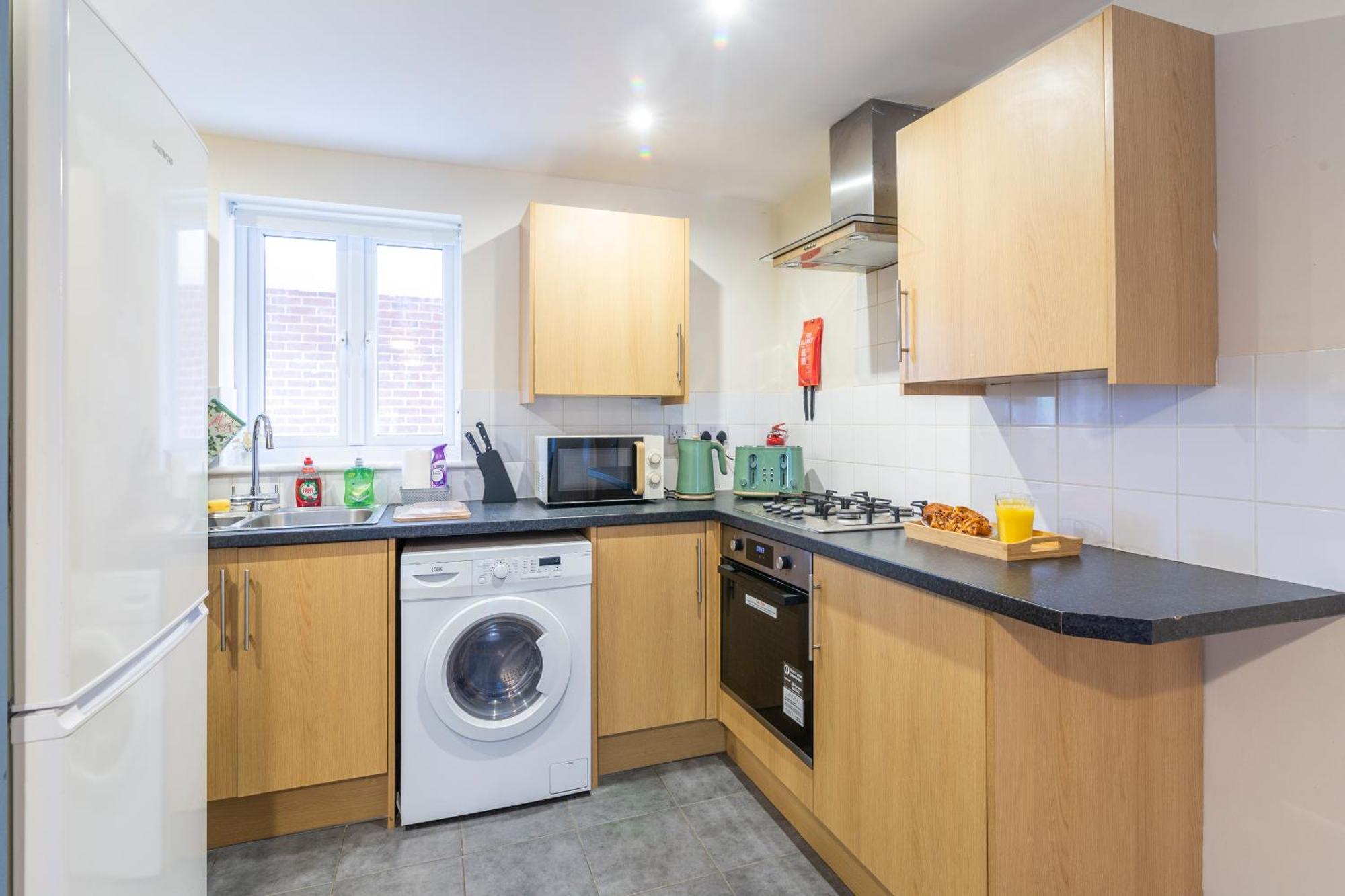 The Vogue Stay, 3 Bedrooms, 2 Bathrooms, Ideal For Jr & Oxford Hospitals, Free Carpark, Conveniently Located For Ring Road Access, 2 Miles From Oxford City Centre Easy Car & Bus Route Extérieur photo